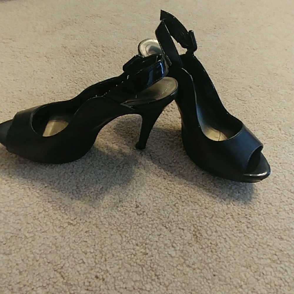 Apt 9 Heels Size 7